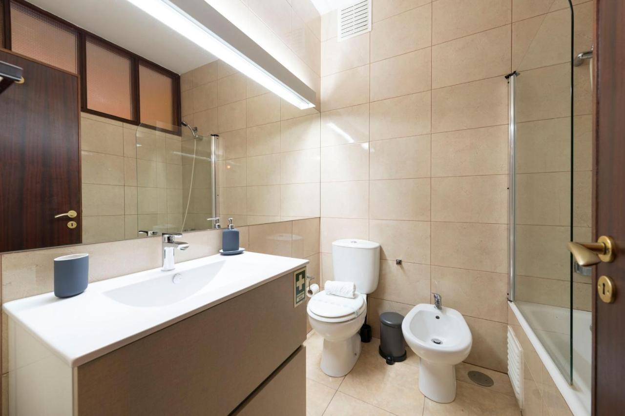 Lovelystay - Serralves Apartment With Free Parking OOporto Esterno foto